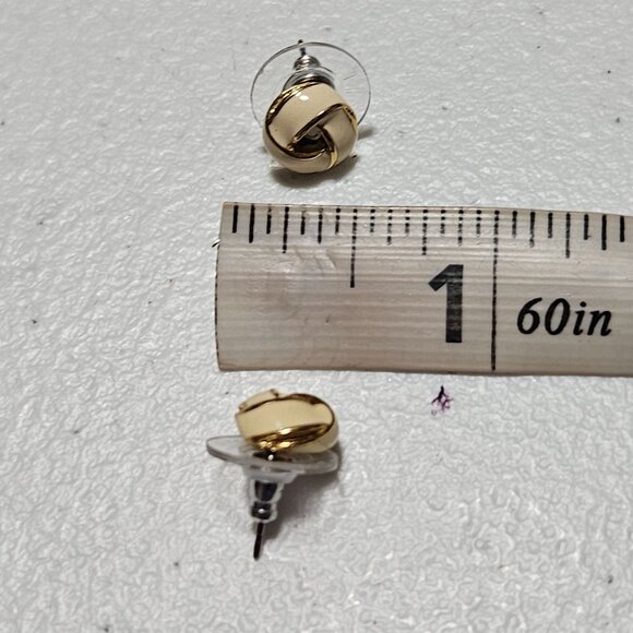 Vintage Cream Enamel Knot Stud Earrings Gold Tone Accents Retro 50s 60s Fashion - Picture 3 of 3